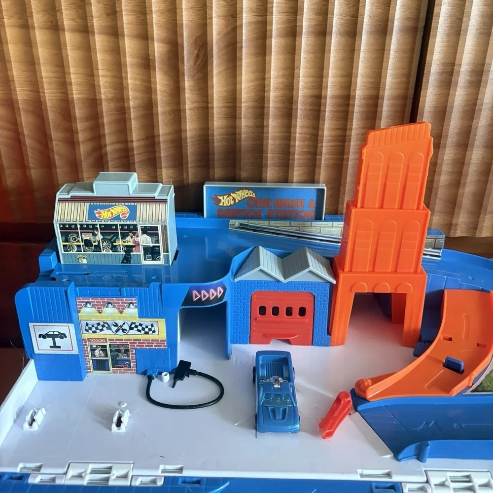 Vintage Retro Hot Wheels Stop And Go Car Wash and Service Station Center PlaySet